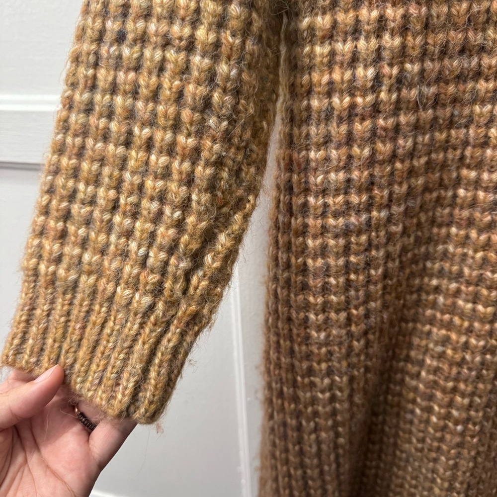 THE GREAT The Long Cable Cardigan in Caramel - Picture 5 of 11
